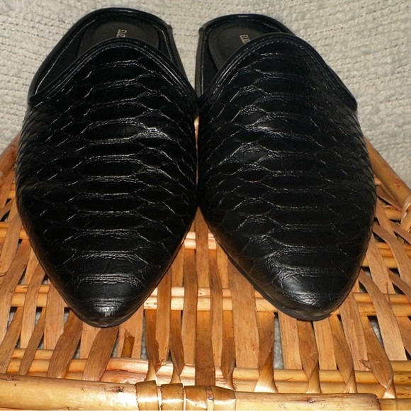 UEC Elizabeth And James Black Python Mule sz 7.5 - Picture 3 of 12